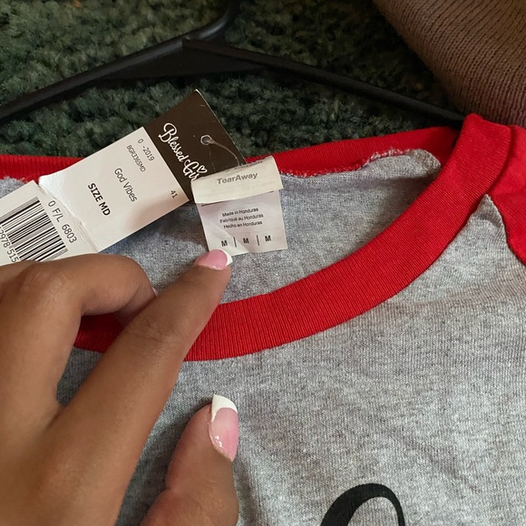 Longe Sleeve “God Vibes Only” shirt - Picture 4 of 5